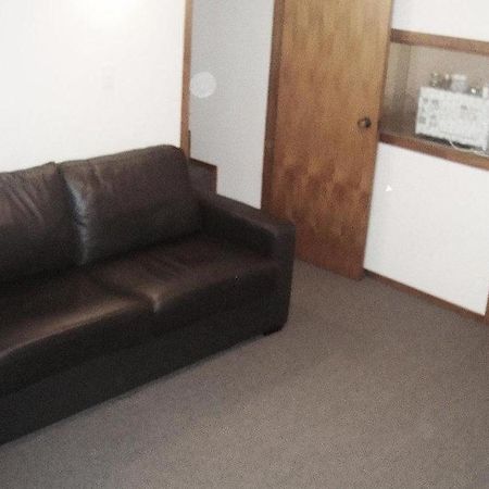 Browns Bay Olive Tree Motel & Apartment Okura Bush Room photo